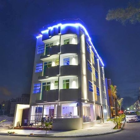 Airport Beach Hotel Hulhumalé Eksteriør bilde