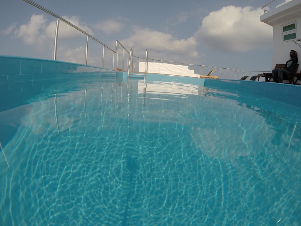 Airport Beach Hotel Hulhumalé Eksteriør bilde