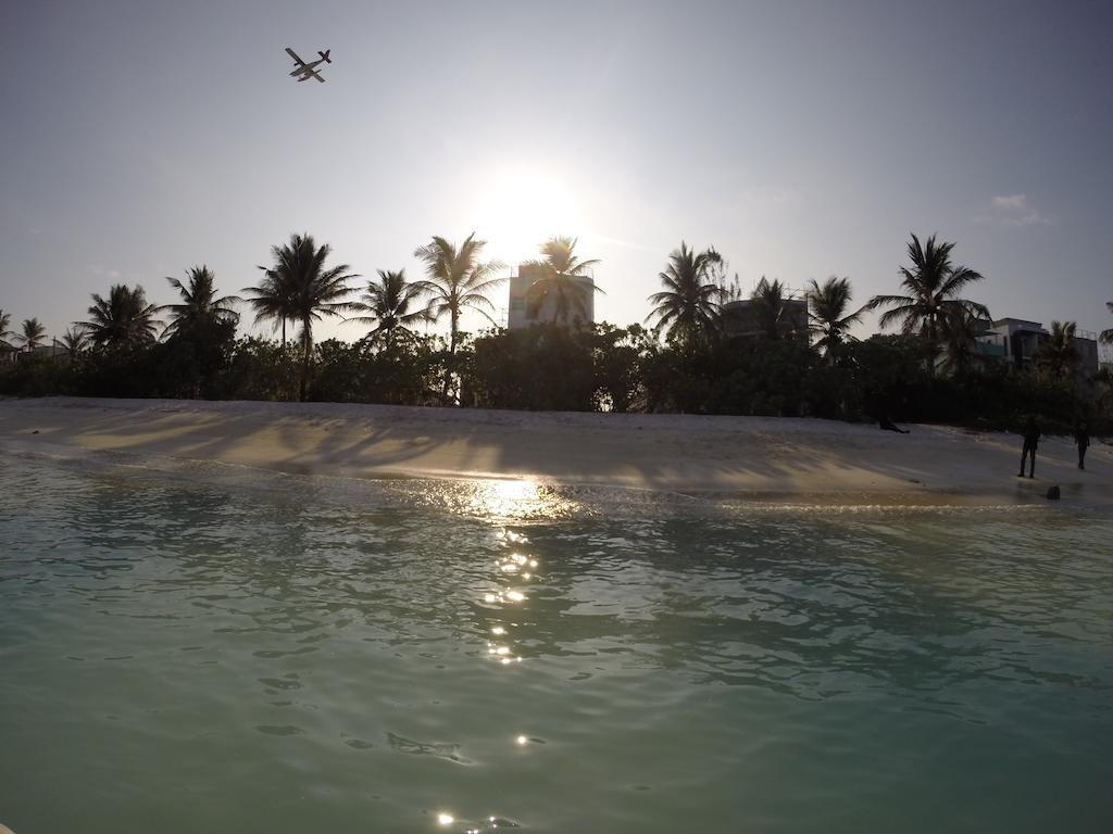 Airport Beach Hotel Hulhumalé Eksteriør bilde