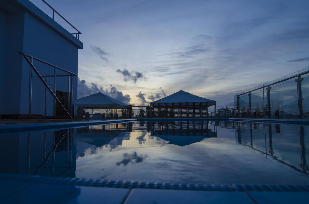 Airport Beach Hotel Hulhumalé Eksteriør bilde