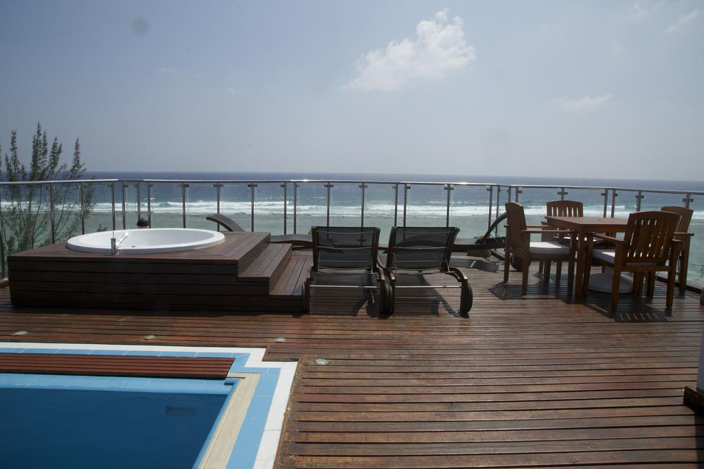 Airport Beach Hotel Hulhumalé Eksteriør bilde