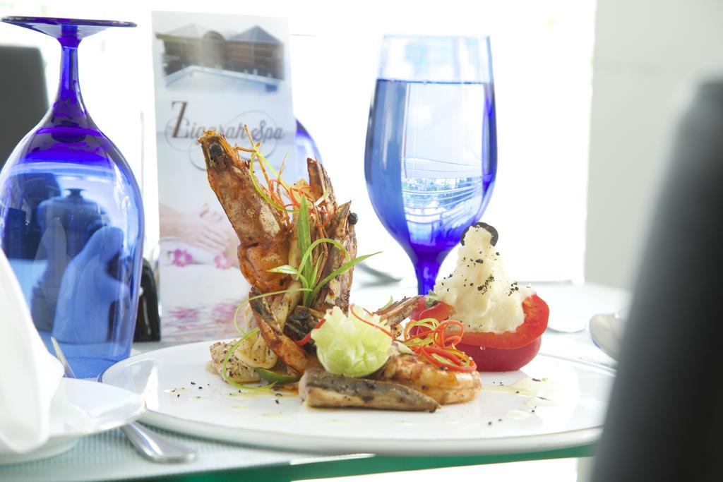 Airport Beach Hotel Hulhumalé Eksteriør bilde
