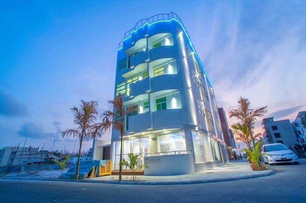 Airport Beach Hotel Hulhumalé Eksteriør bilde